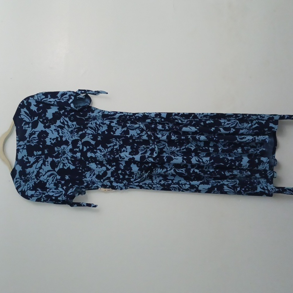 Apt.9 size Large women's dress in black and blue floral design. - Picture 8 of 15
